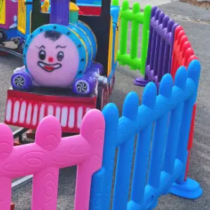 AVRIL EN FAMILLE: Le petit train et le circuit dino_Cavalaire-sur-Mer