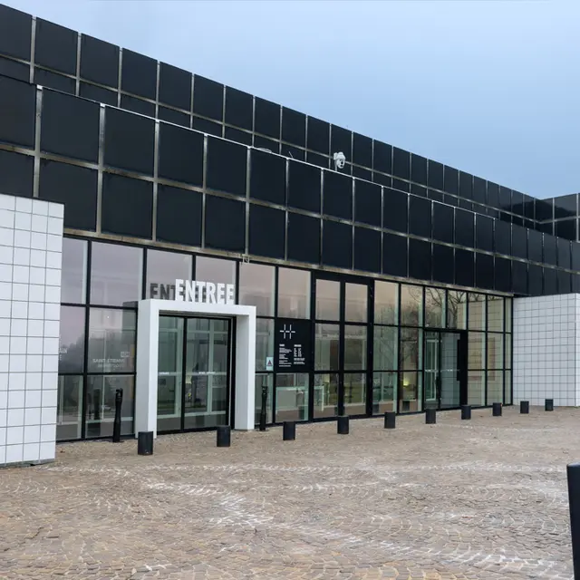 Façade du MAMC+