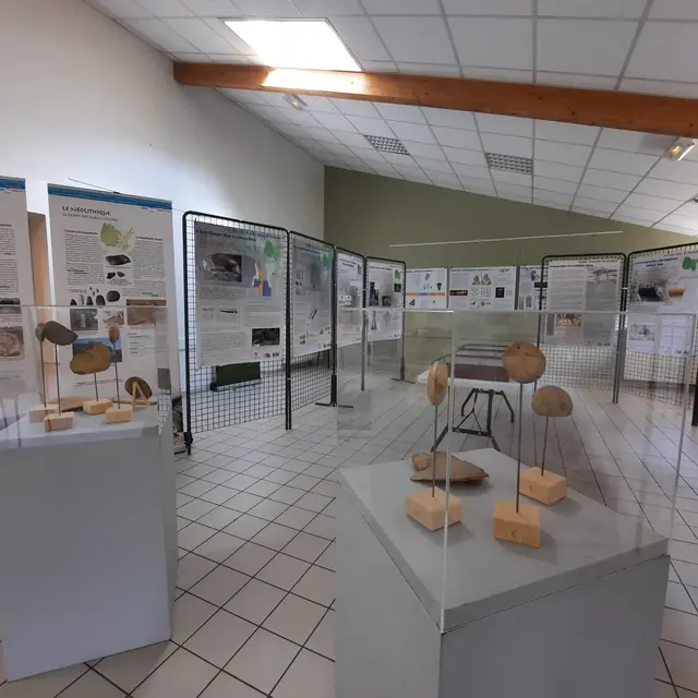 Journées européennes de l'archéologie : exposition 'Quand les chasseurs cueilleurs occupaient le Bugey'._Arboys en Bugey