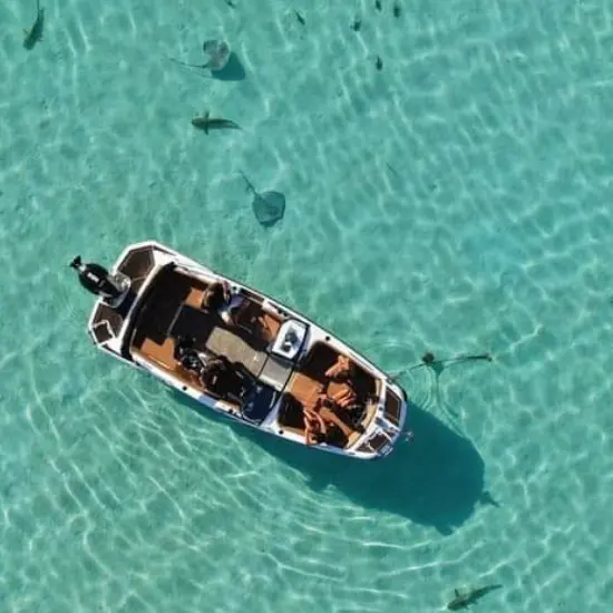 Mana'hau Boat - Tahiti Tourisme
