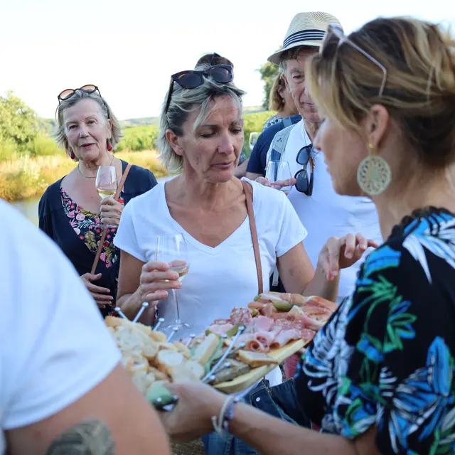 Apéro sunset dans les vignes - Domaine Grenier_Champagne