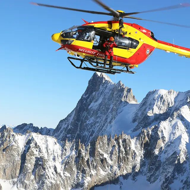 #30 Dragon74 comme posé sur Les Jorasses. Hiver 2022-2023, Barbara Vaysse, © Adagp 2026