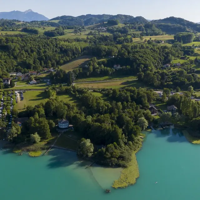 Huttopia Domaine du Lac à Lépin-le-Lac