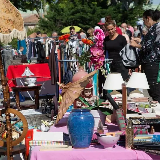 Vide-greniers du CIQ LES AMIS DE RASSUEN_Istres