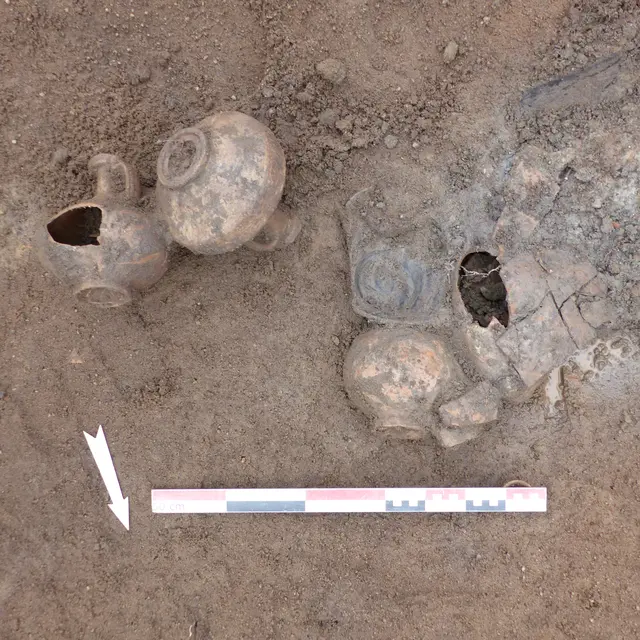 Arché Ô conférence - Une nouvelle fouille à Lezoux (av. du Gal-de-Gaulle) : un petit bout d'atelier et une montagne de cruches !_Lezoux