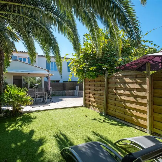 Vue du jardin de la maison