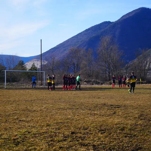 Stade de foot La Roche des Arnauds