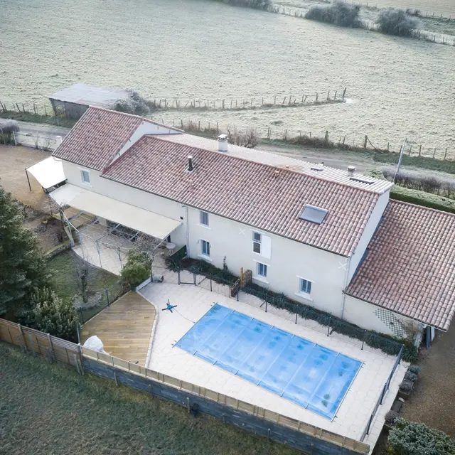 Vue arrière piscine