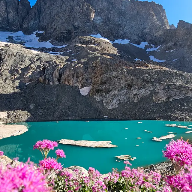 Refuge et lac du Pavé