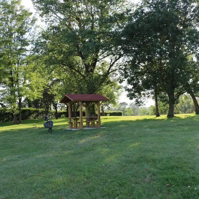 Aire pique nique Pont de la Loire