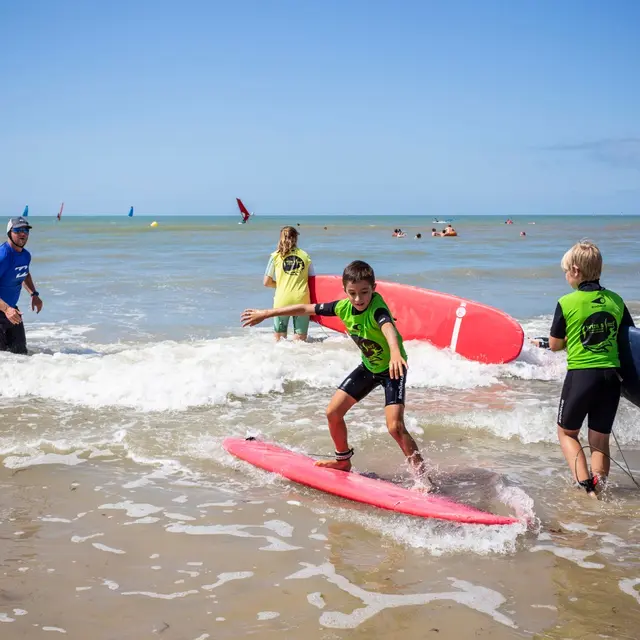 Cours de surf et natation