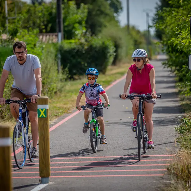 Vélo en Famille - La Traverse, la Voie Verte bressane  (3 jours / 2 nuits)_Saint-Trivier-de-Courtes