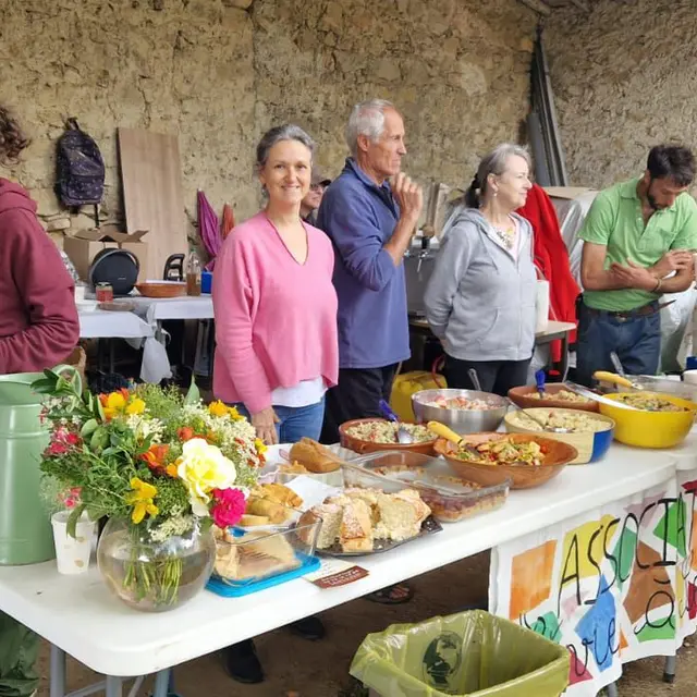 Membres de l'Association Vivre à Senesse