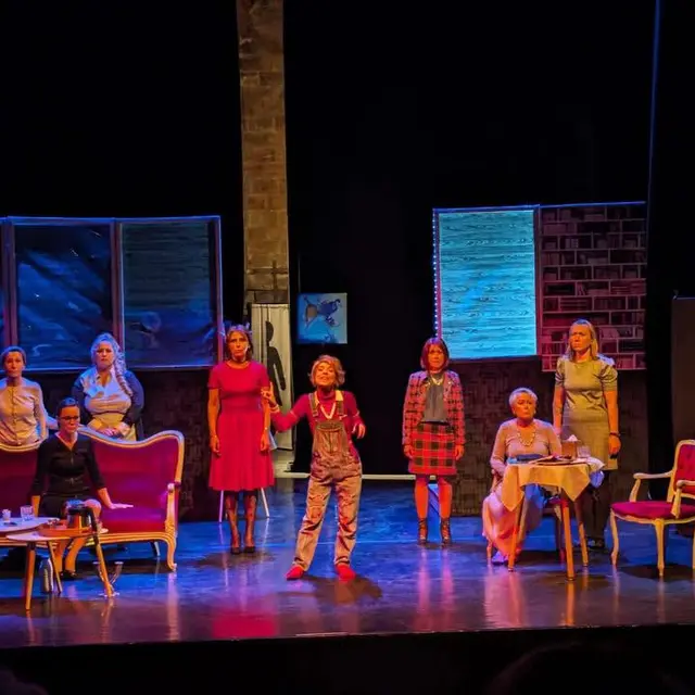 8 femmes - Festival de théâtre Les dimanches de la scène_Grimaud