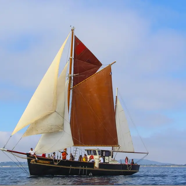 Balade culturelle en rade de Hyères à bord du Brigantin_Hyères