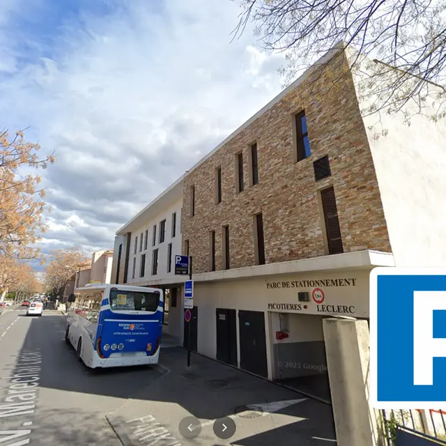 Parking Leclerc-Picotières