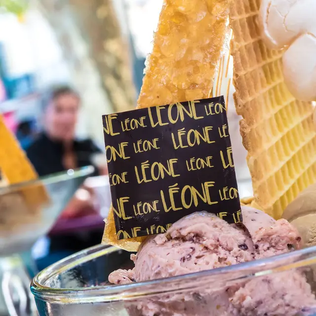 Chez Leone