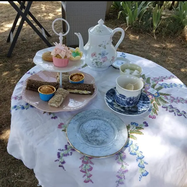 Thé sous les arbres - Le Val