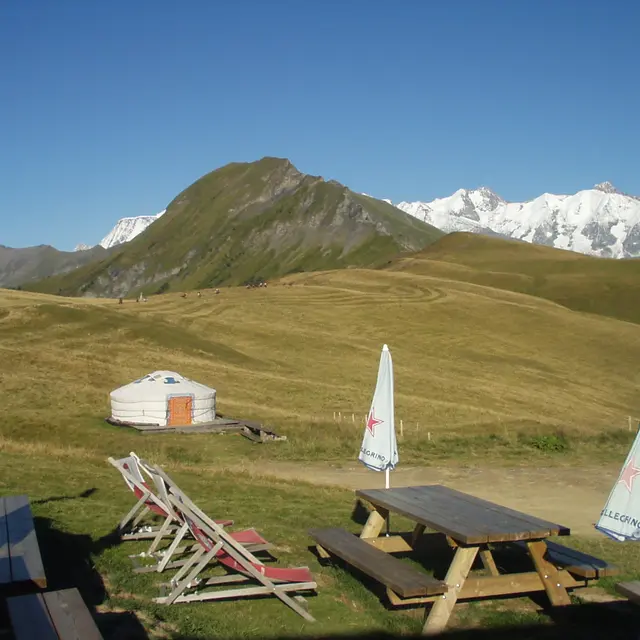 aiguilles-croches-mont-blanc-refuge-ete