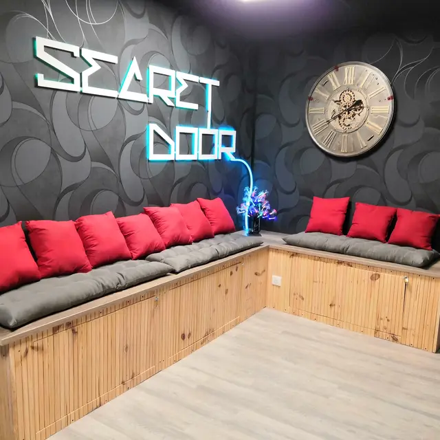 Secret Door - Brignoles