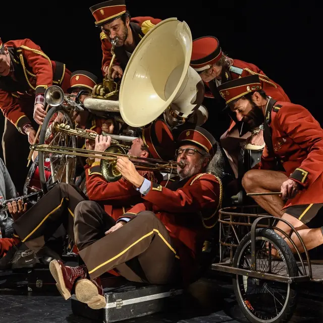 Cirque - Octopus_Saint-Julien-les-Rosiers