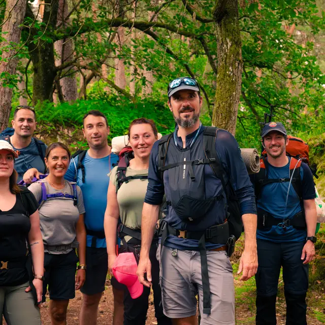 David Blondeau et un groupe de randonneur