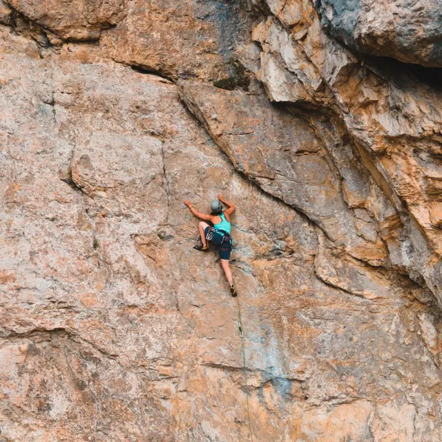 Cours d'escalade en plein air_Superdévoluy