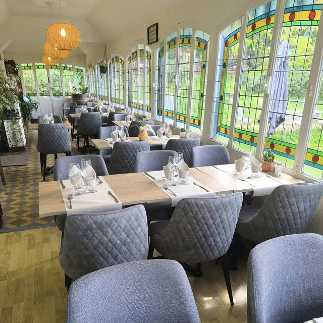 Domaine de la Doux - Restaurant_Saint-Denis-de-Cabanne