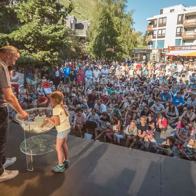 Tombola des commerçants à Val d'Isère en été
