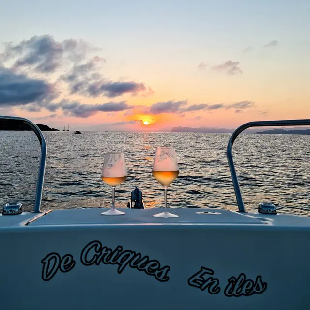 De criques en îles, Promenades en mer avec skipper