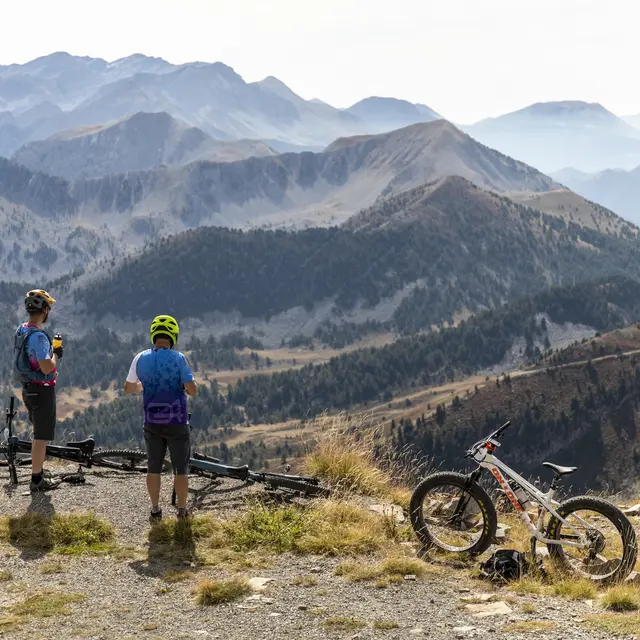 Tour de Seyne à Montclar
