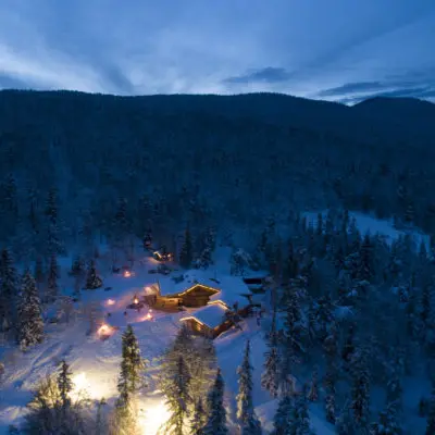 Restaurant Le Clariant de nuit, l'hiver