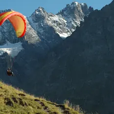 Parapente au Pays de La Meije au départ du téléphérique des glaciers de la Meije