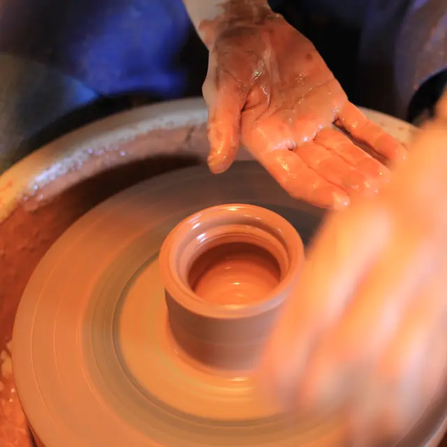tournage atelier poignee d'argile