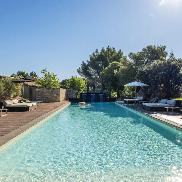 Domaine La Pierre Blanche_Eygalières_piscine