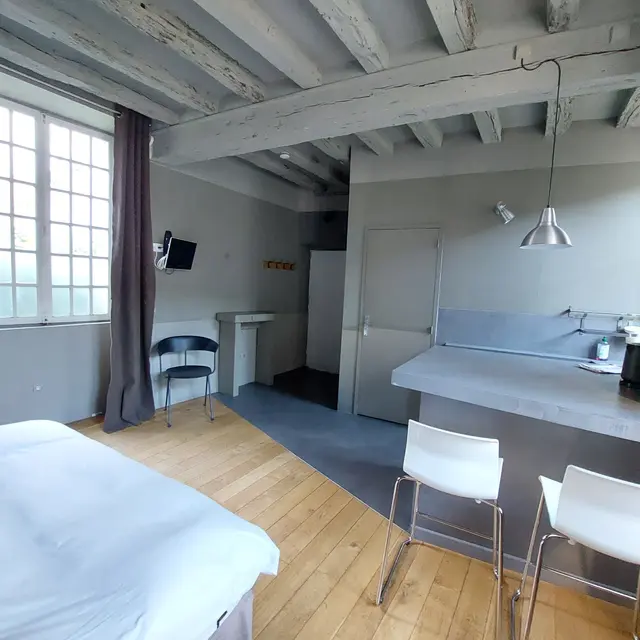 La Grande Chambre - Maison du Corbelier de Belligan - Angers - vue kitchenette