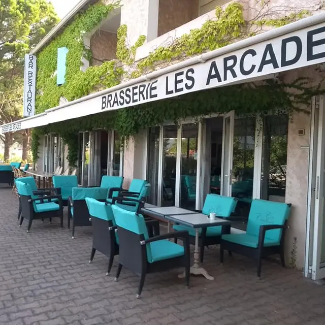Les Arcades