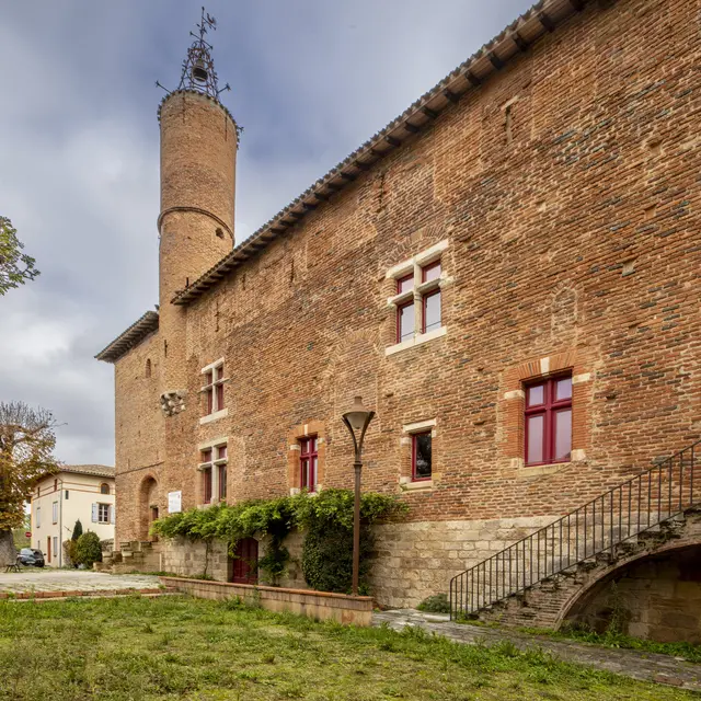 Visites guidées à 2 voix français occitan du château de Bioule_Bioule