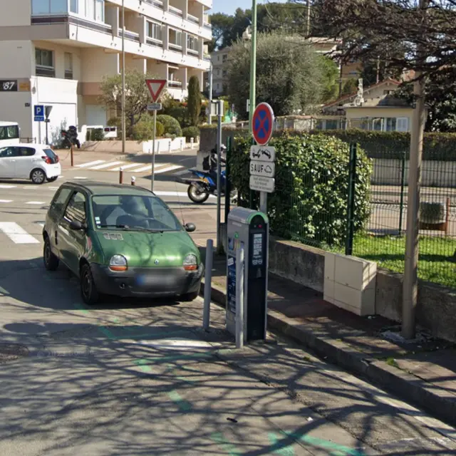 Borne de recharge véhicules électriques Parking Les Lentisques_Le Cannet