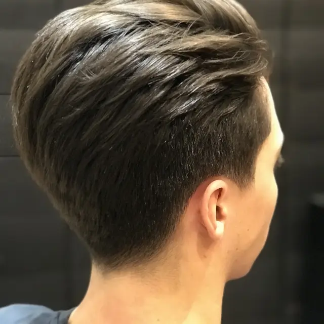 Coupe cheveux court femme -The Dude Barber