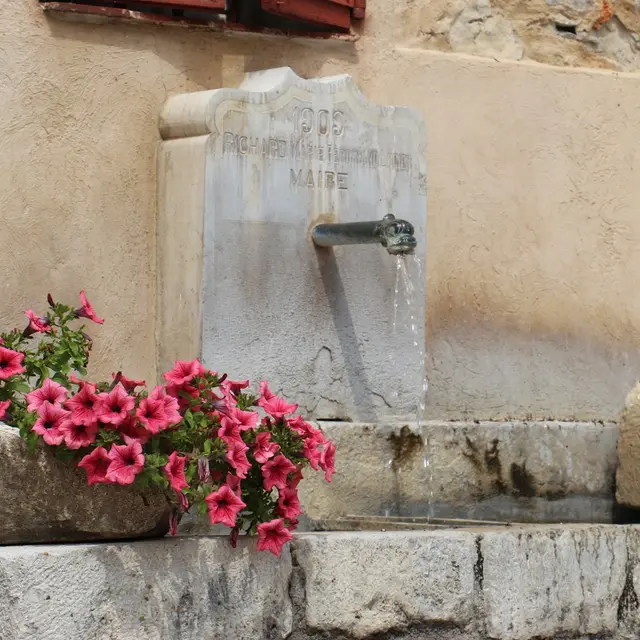 Fontaine et lavoir
