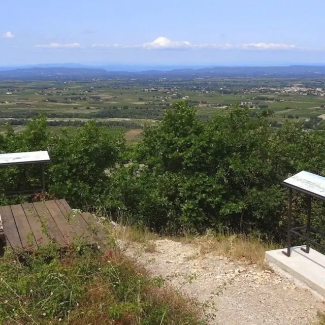 Aire de pique-nique Serre de la Garde_Rasteau