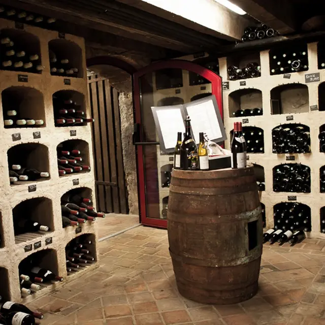 Dégustation de vin au Château des Comtes de Challes