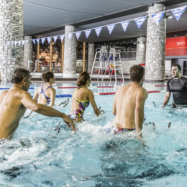 Cours d'aquapalm au Centre Aquasportif de Val d'Isère