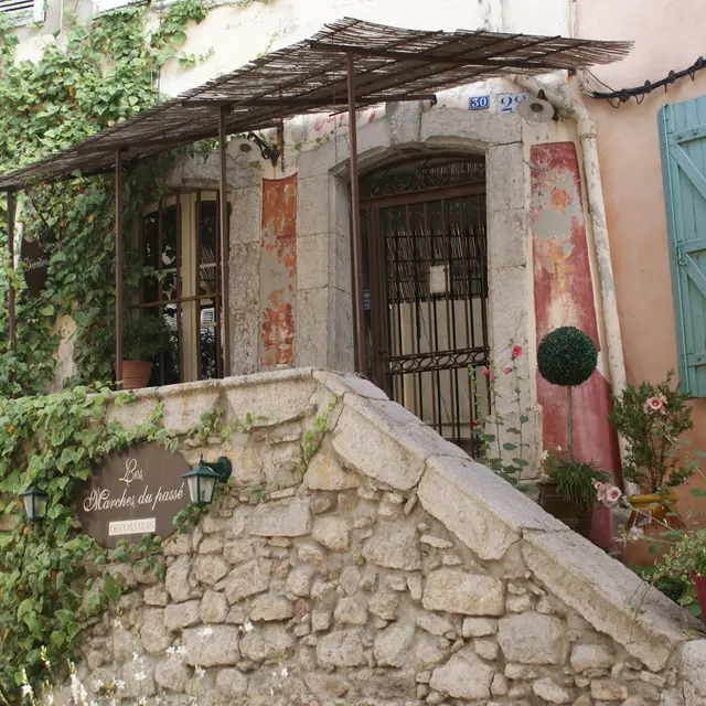 Les Marches du Passé