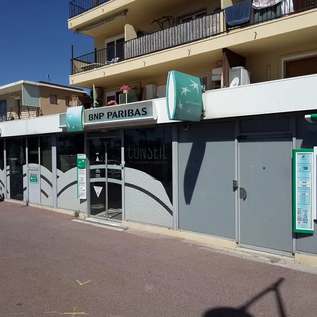 Banque BNP Paribas Villeneuve Loubet