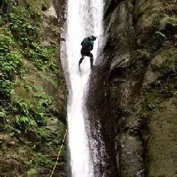 Descente en rappel à Benettant