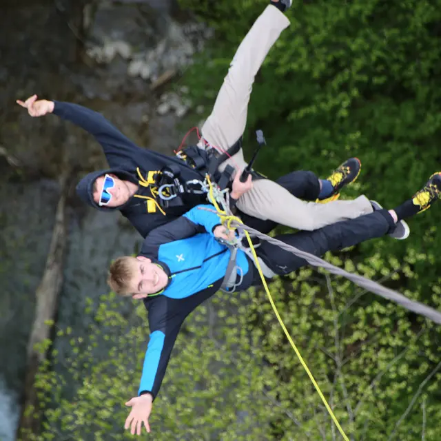 Saut pendulaire en tandem_Faverges-Seythenex