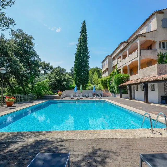 Hôtel Résidence Les 3 Barbus Générargues