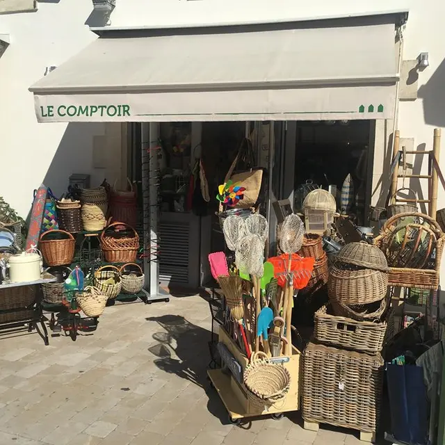 Objets essentiels et menu-plaisirs pour la famille